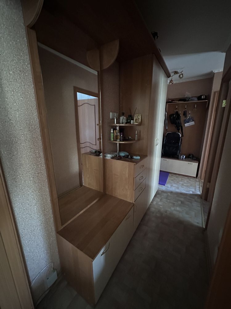 Продам Шкаф прихожка