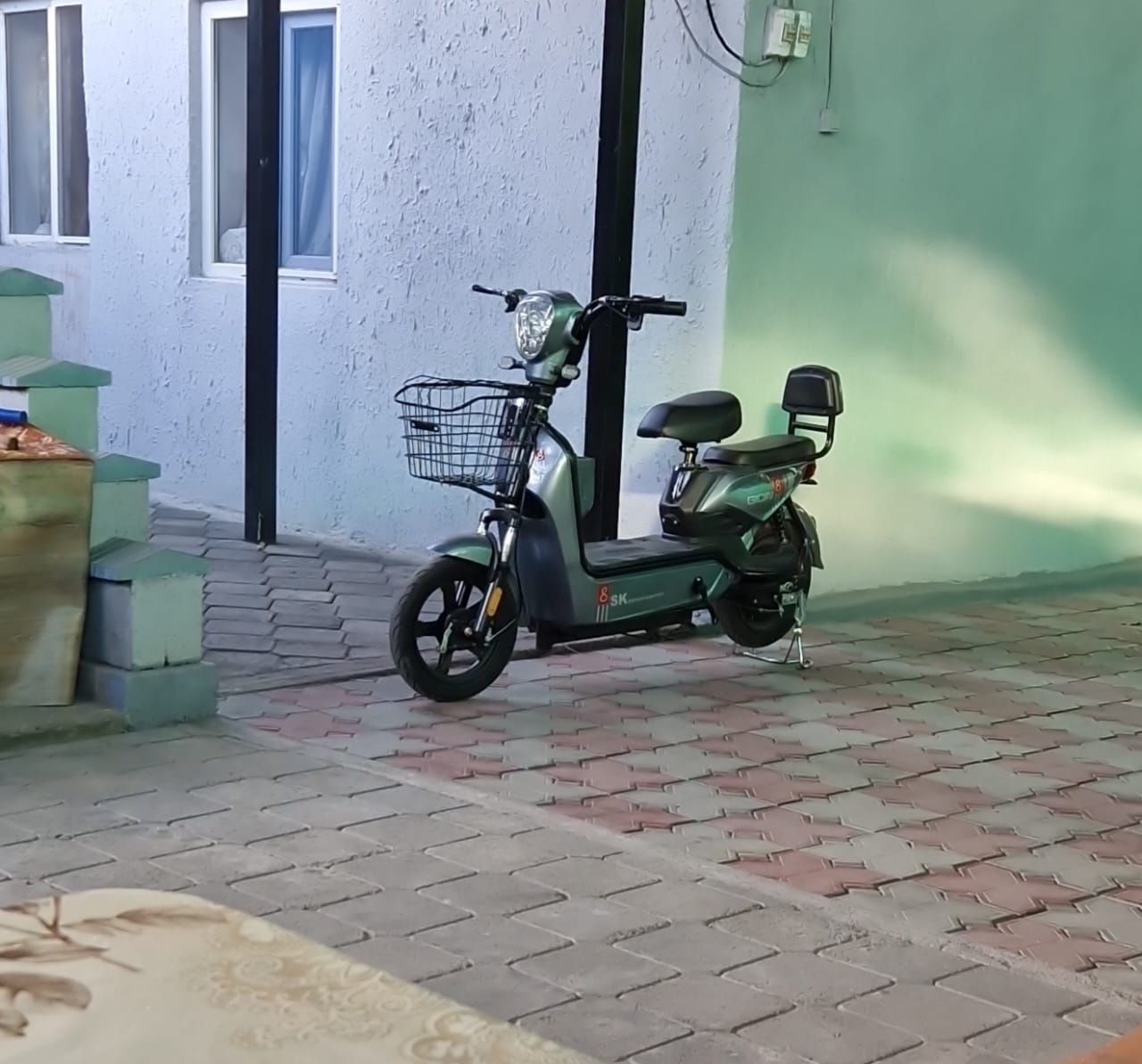 Срочно продам. Почти  новый.