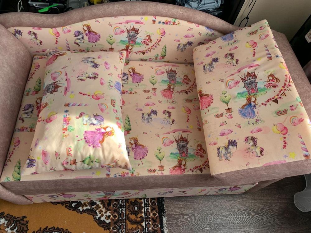 продам диван(диванчик)