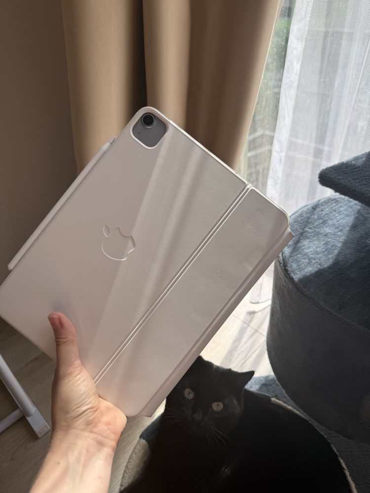 iPad Air 4 + Magic Keyboard + Apple Pencil 2