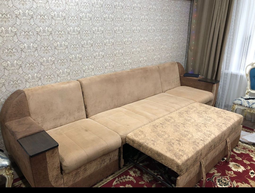 Продам диван в хорошем состояние
