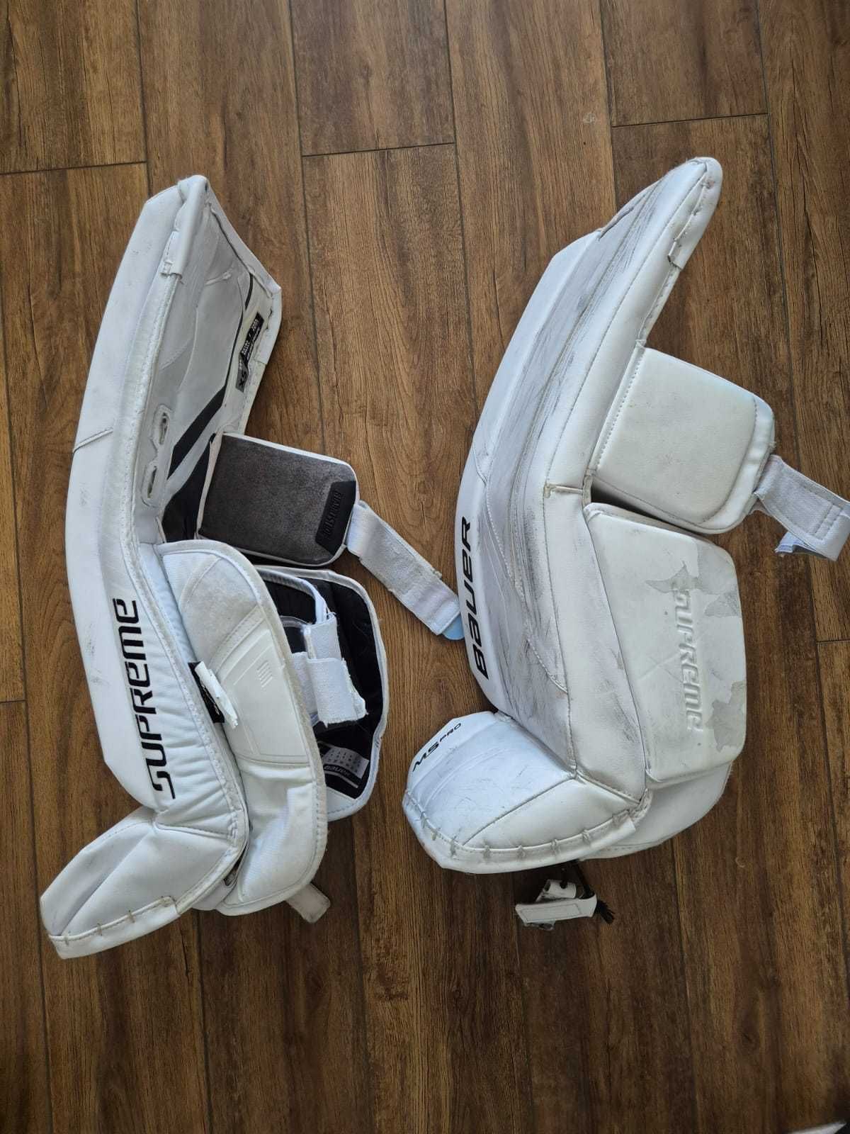 Щитки вратарские Bauer M5Pro р-р Intermediate XS29+