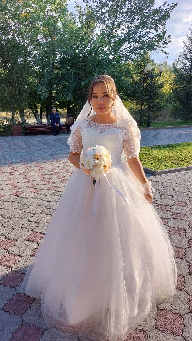 Свадебное платье