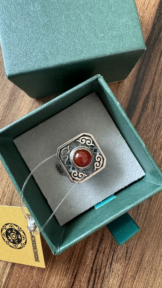 Серебряное кольцо
