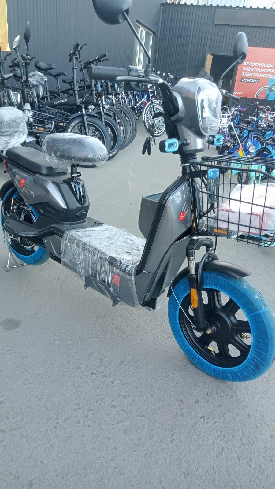 Сборка электроскутеов