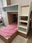 Кровать двухярусная и стол