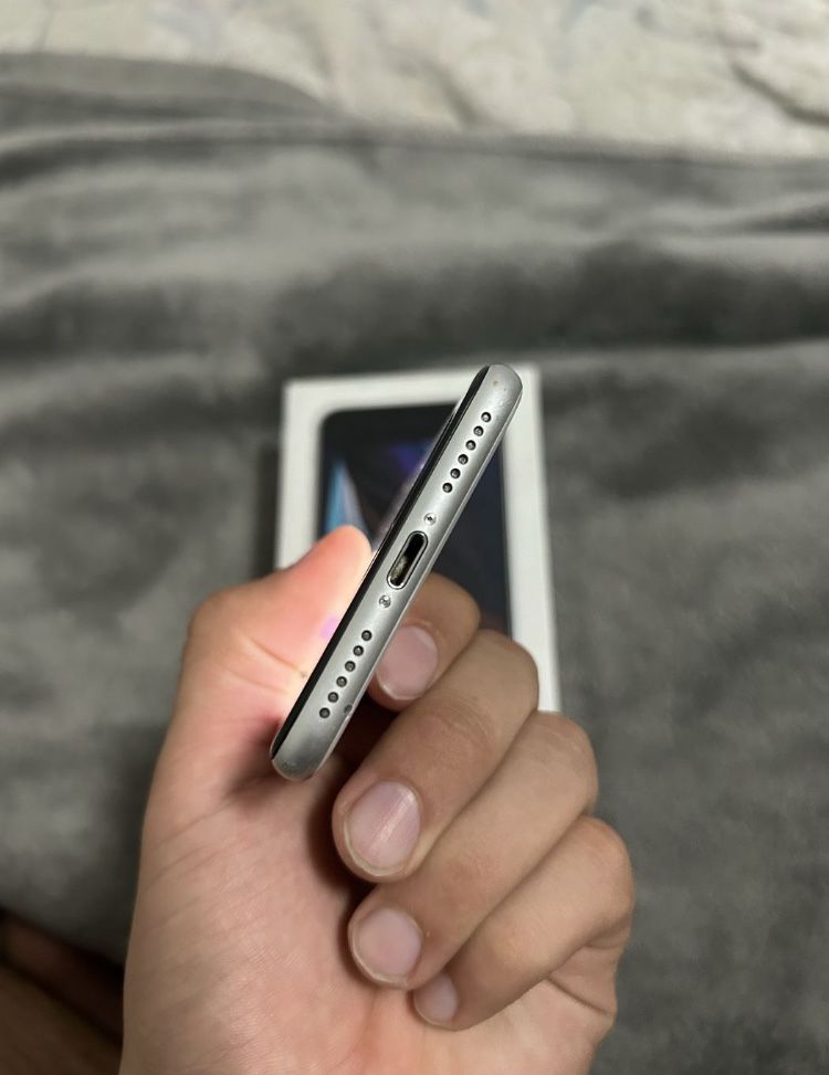 Iphone se 2020 64gb 75%