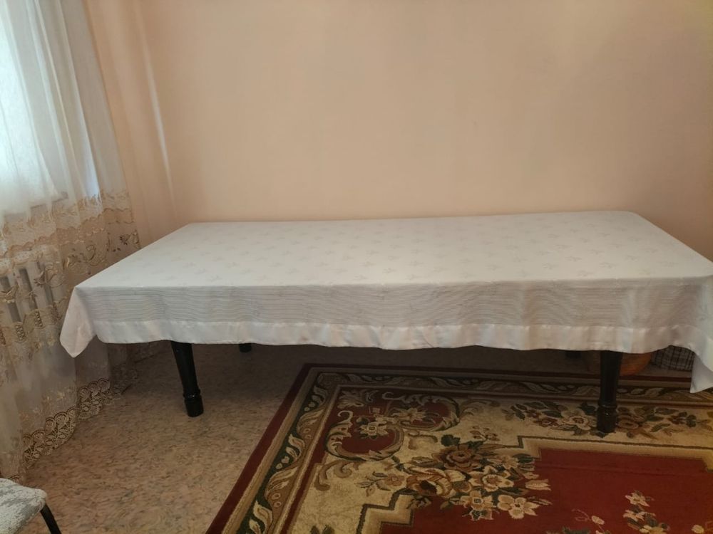 Стол для гостиной