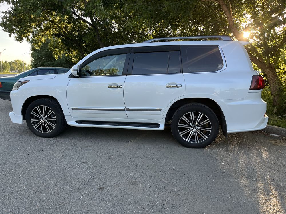 Продам Lexus LX 570