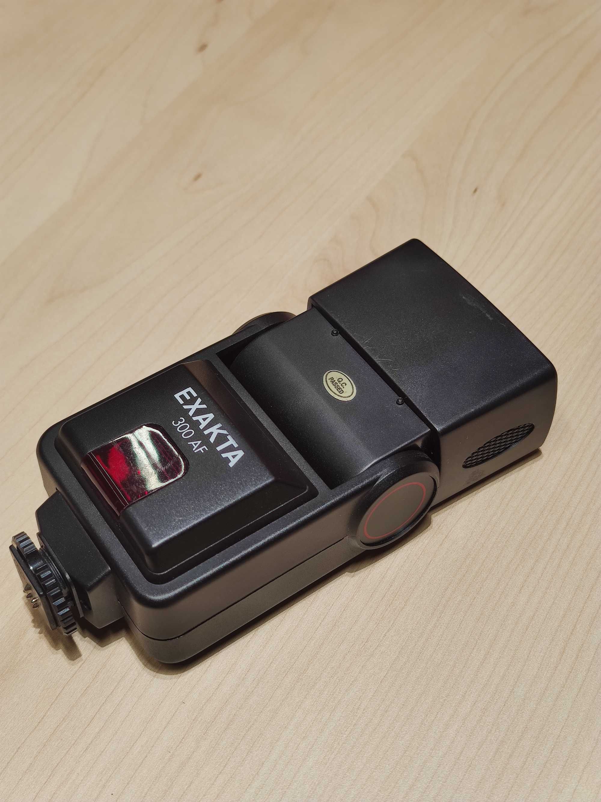 Вспышка Exakta AF 300 TTL для плёночных Canon и других производителей