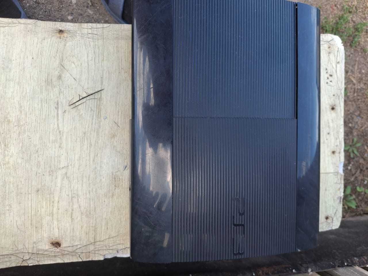 Продаю PlayStation 3 + 6 игр без геймпадов