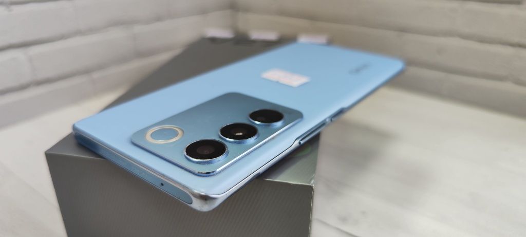 Vivo V27 - 12/256 gb Нур Ломбард