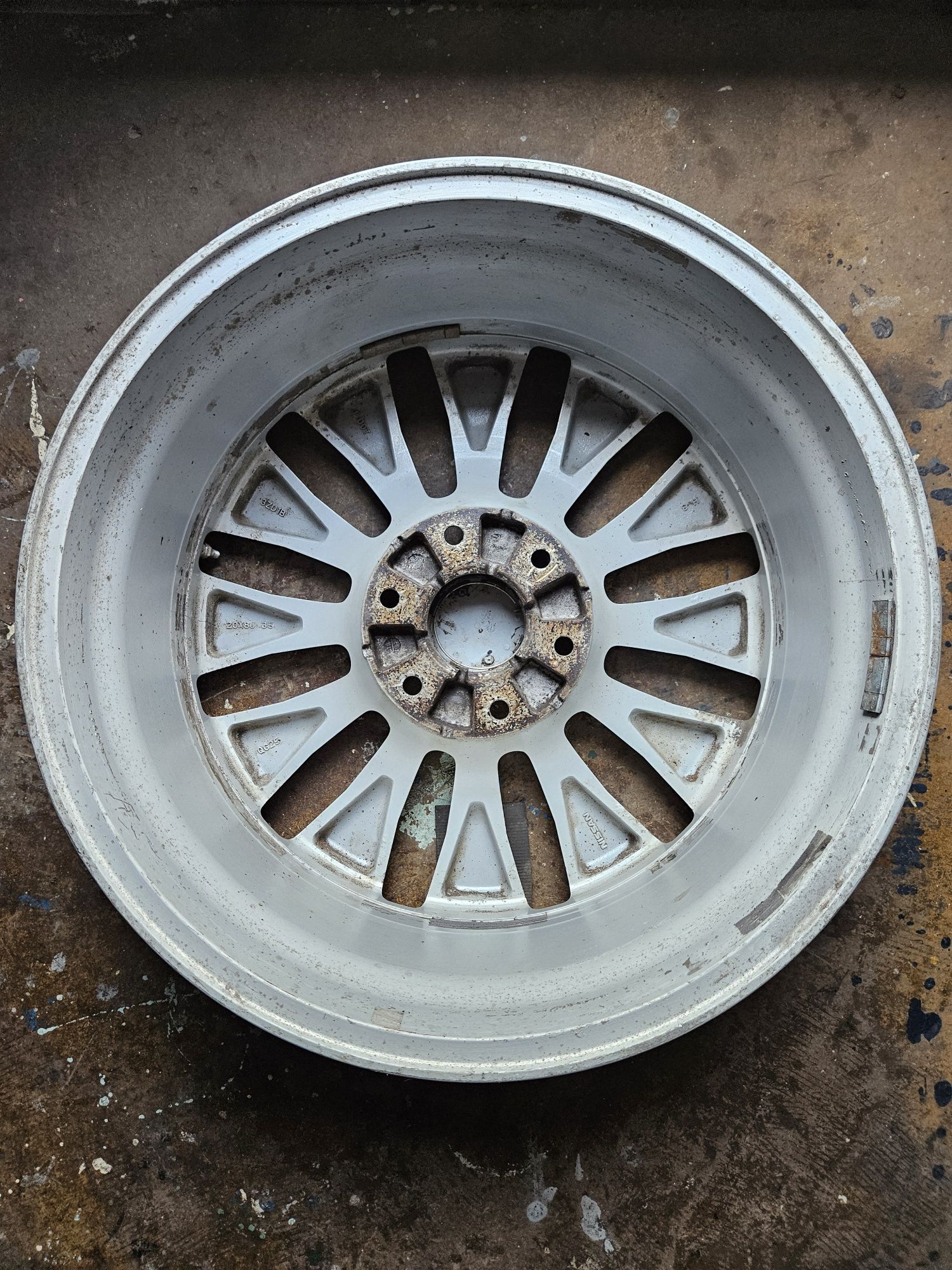 1 диски оригинал Nissan Patrol Y62 r20