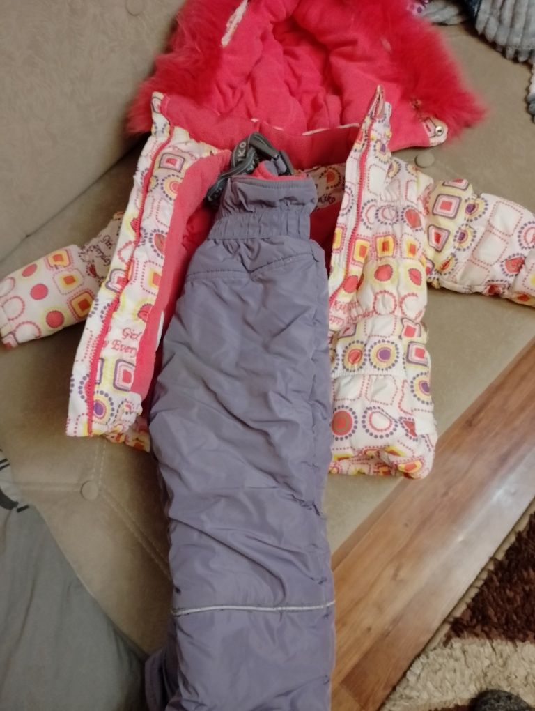 Продам комбинезон зимний на 4-5 лет