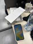 Iphone xr /white 64 gb/