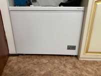 Продам морозильник 250л срочно