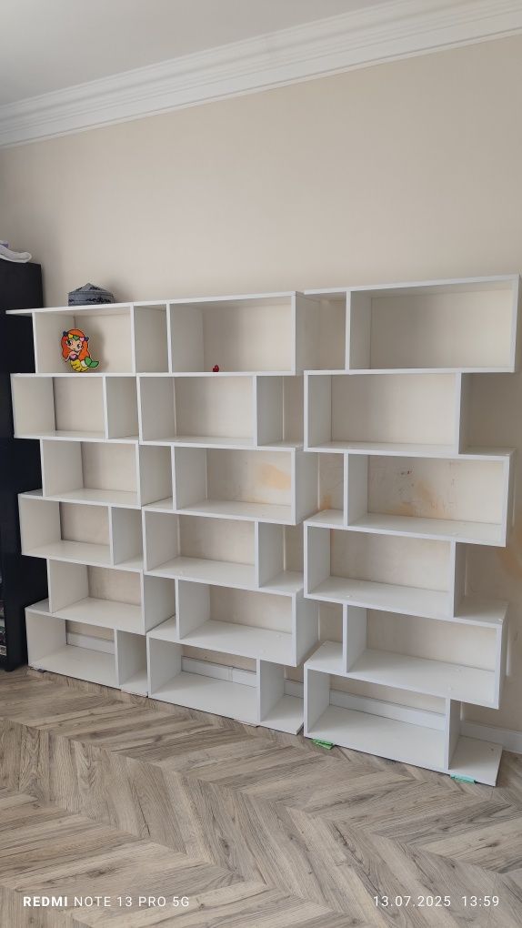 Продается Книжные полки