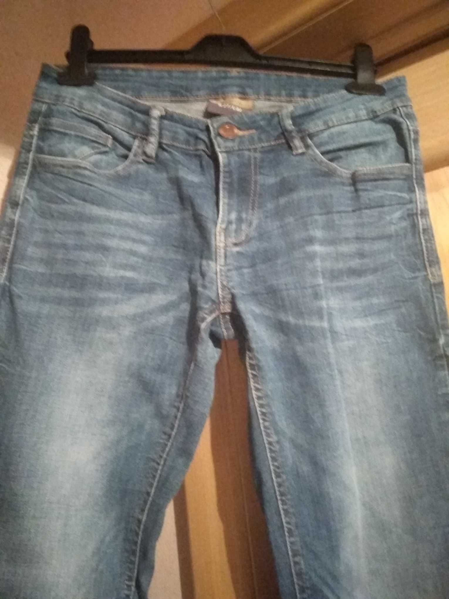 Джинсы жен продам 46-48