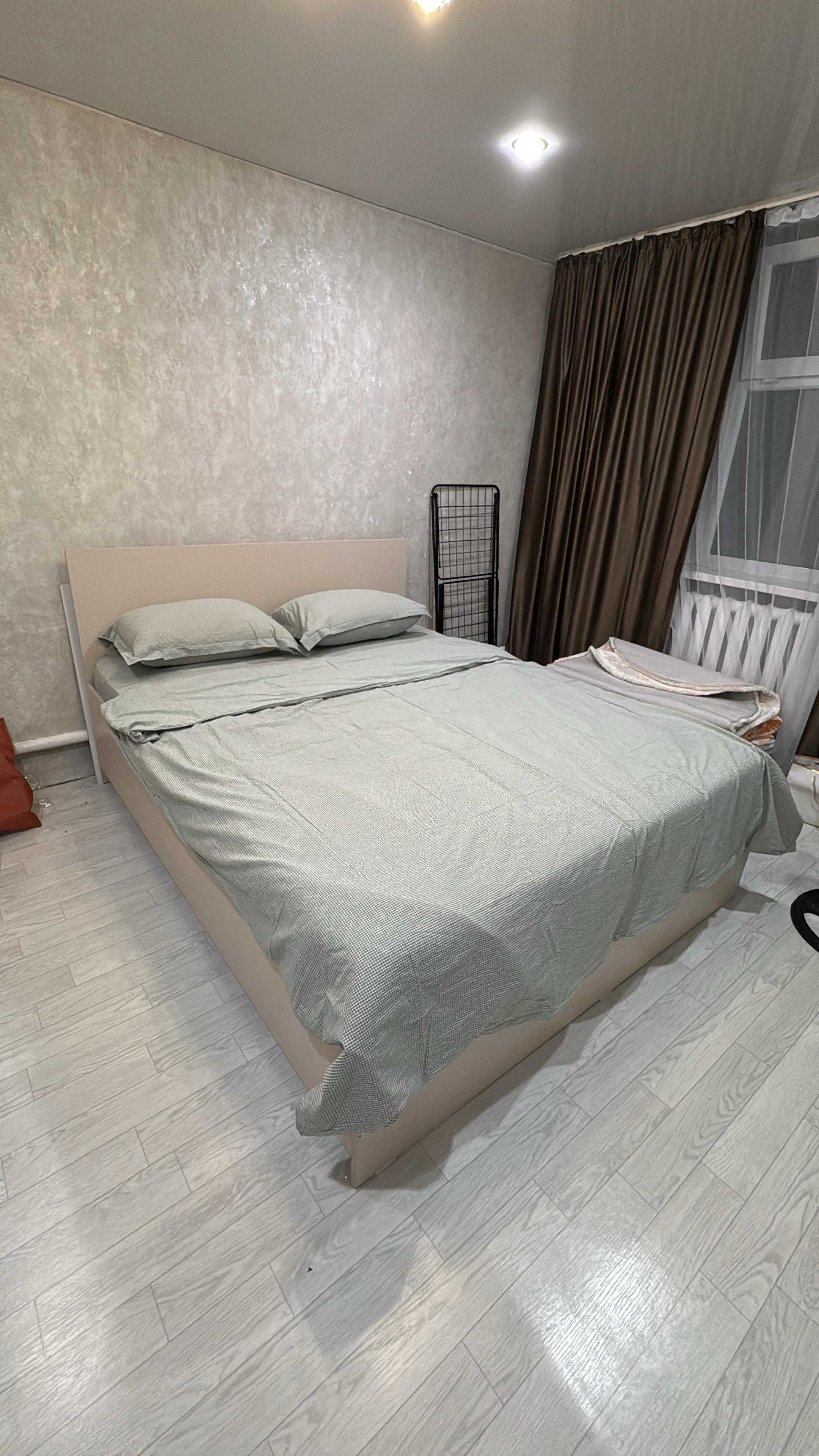 Продам двухспальную кровать