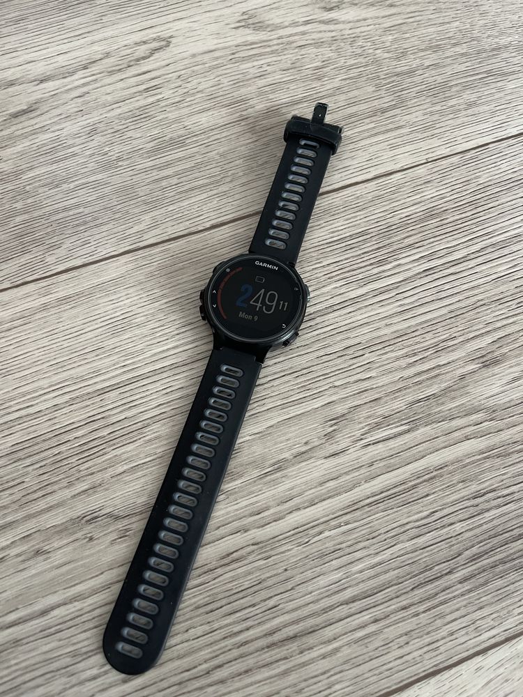 Garmin Forerunner 735 XT