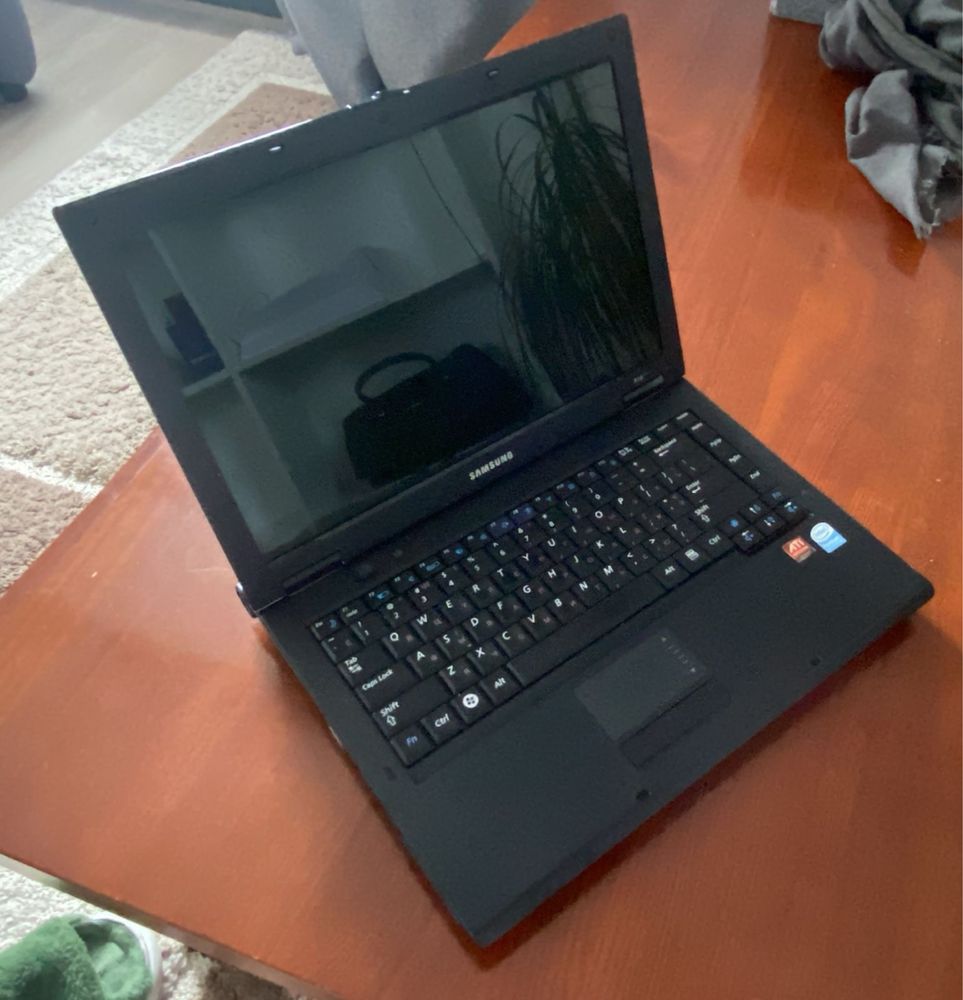 Ноутбук Samsung R18 Plus (модель NP-R18Y)