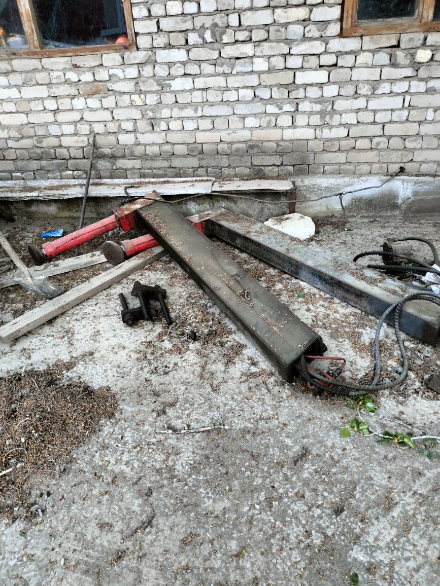 Продам манипулятор 5 тонник xcmg