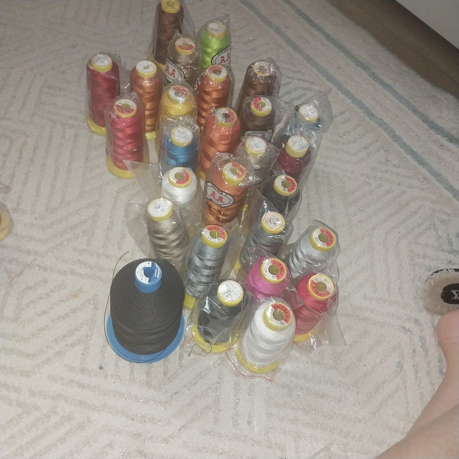Нитки для швеи все новые