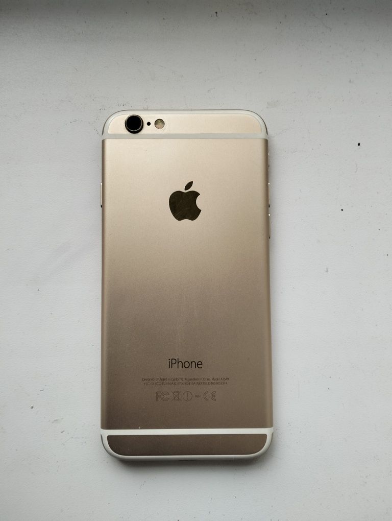 Продам телефон Iphone 6 все работает