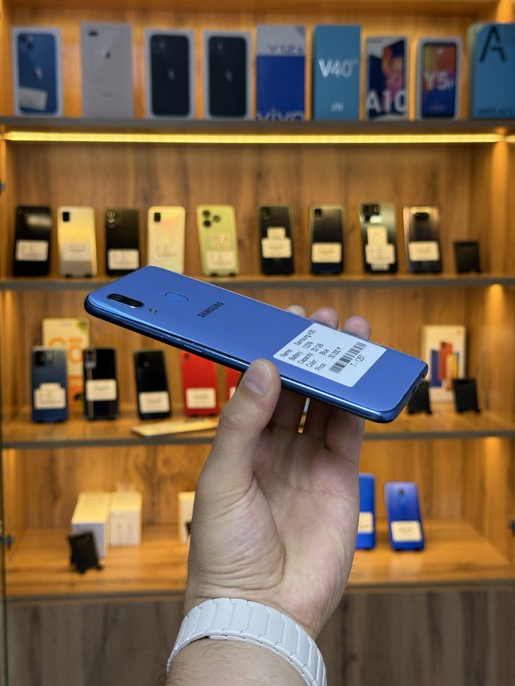 Samsung Galaxy A30
