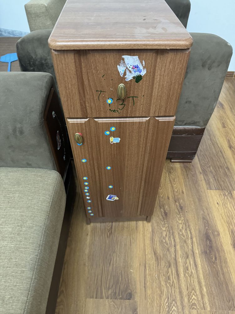 Камод 1 шт,тумба ұзыны 2 шт,тумба 1 шт.Барлығы 12000