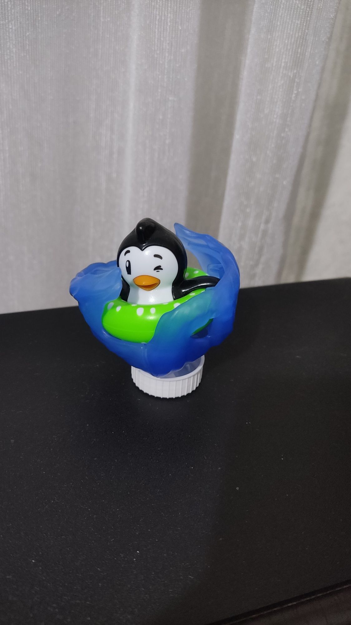 Продам игрушку Киндер макси