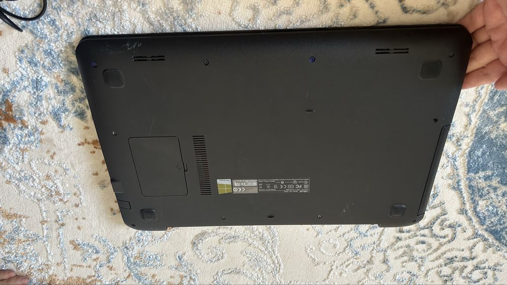 Ноутбук Asus продам +сумка