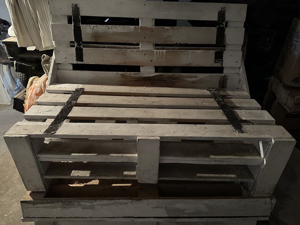 Продам диваны, столы из поддонов