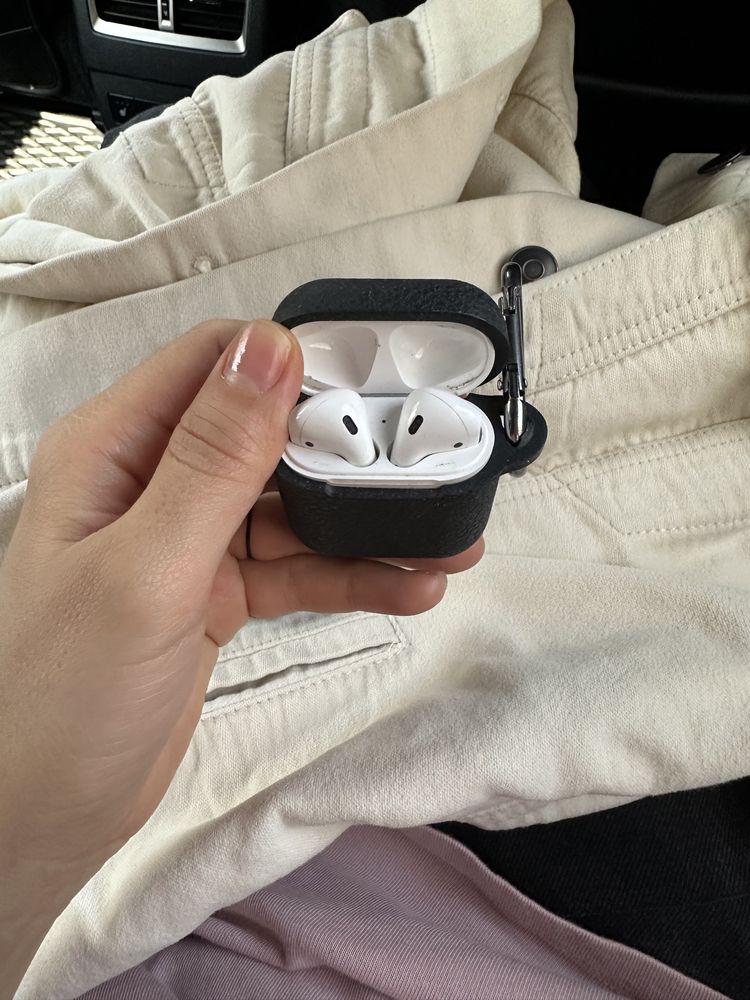 Продам airpods 2 в хорошем состоянии