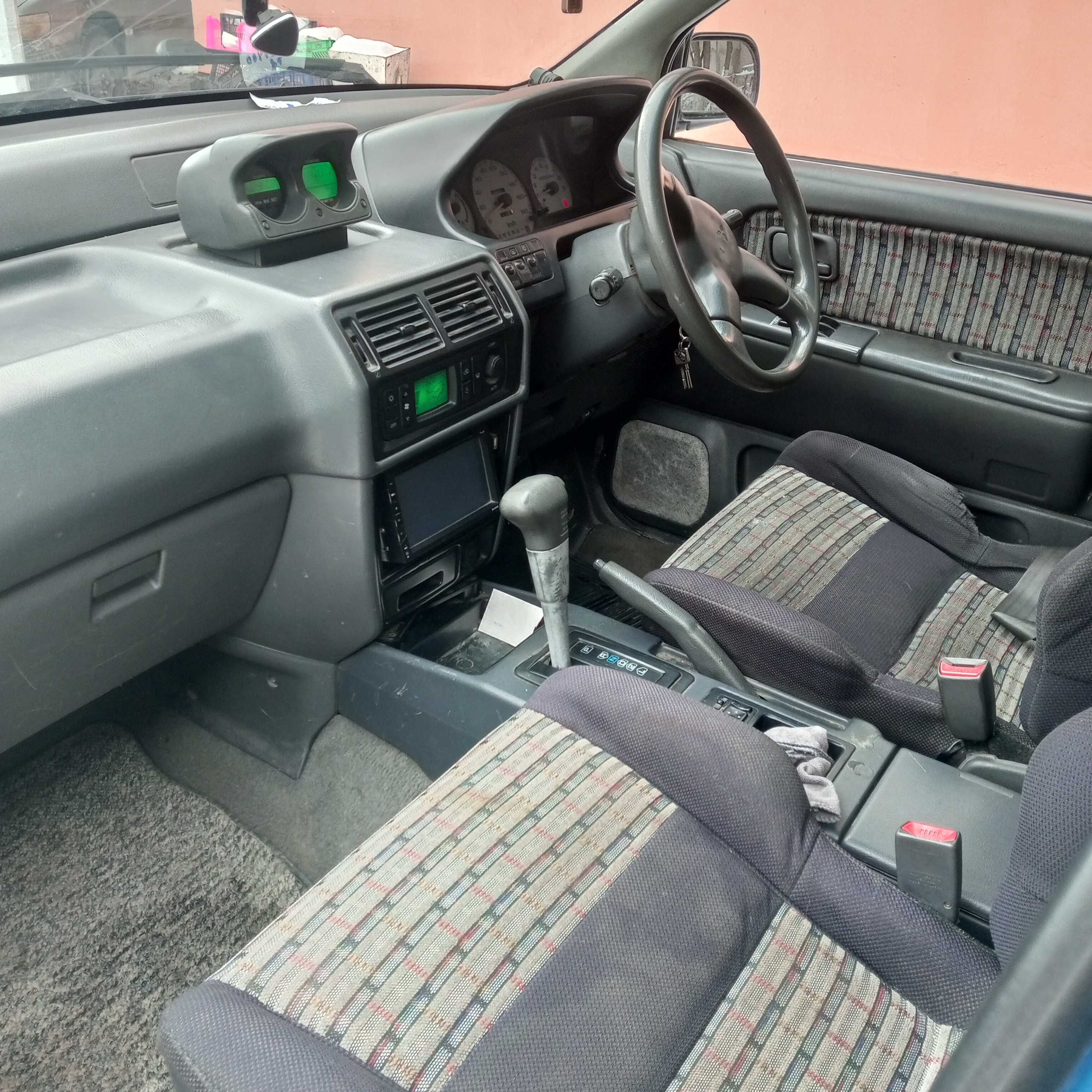 Mitsubishi RVR 1996