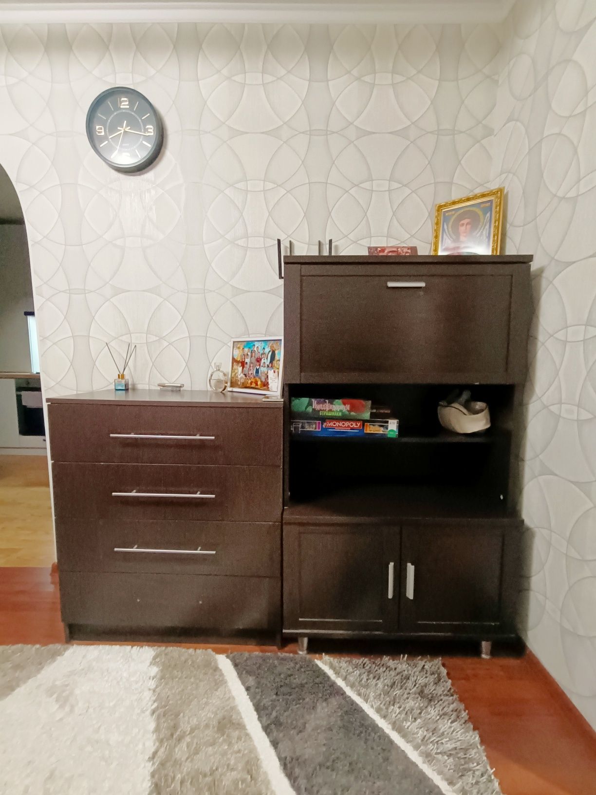 Продам шкафы и компьютерный стол