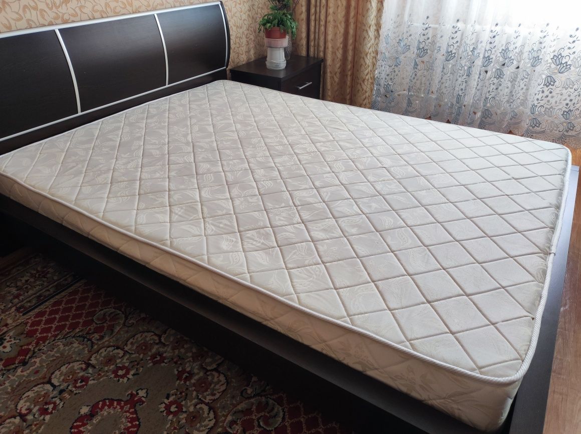 Продам двухспальную кровать в идеальном состоянии