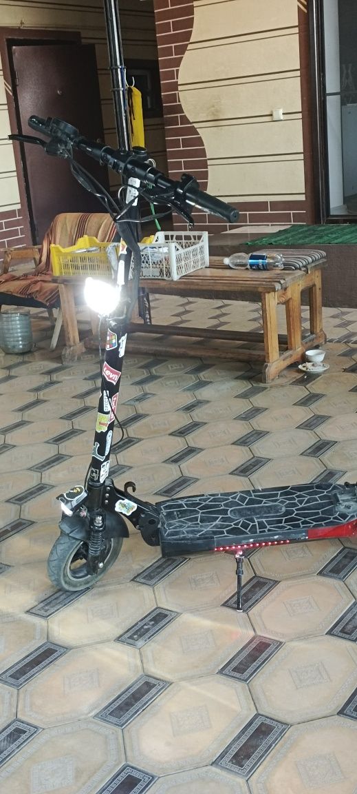 Электронный самокат Kugo m4 pro
