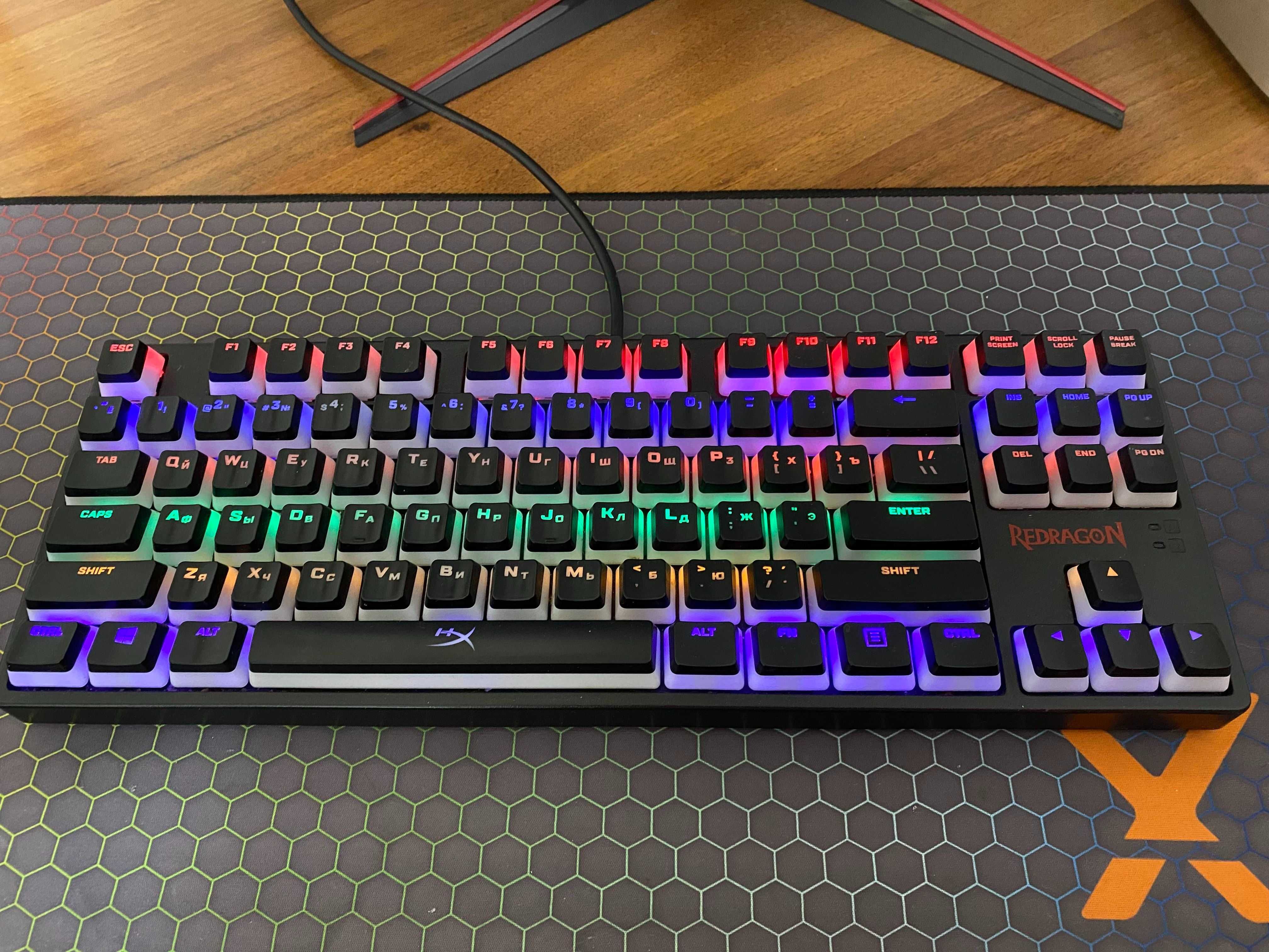 Клавиатура RED Dragon с клавишами HyperX