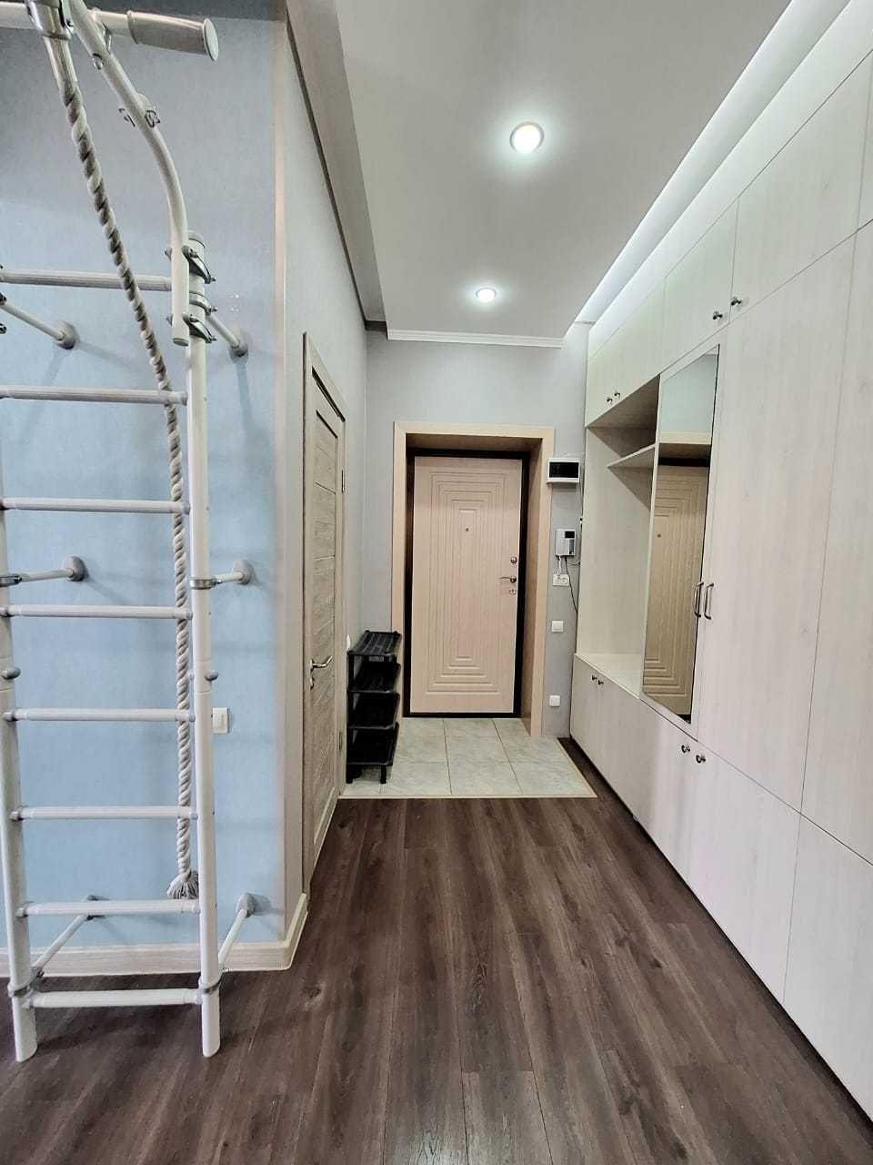 Продаётся 3 комн. квартира, район памятника Маншук Маметовой