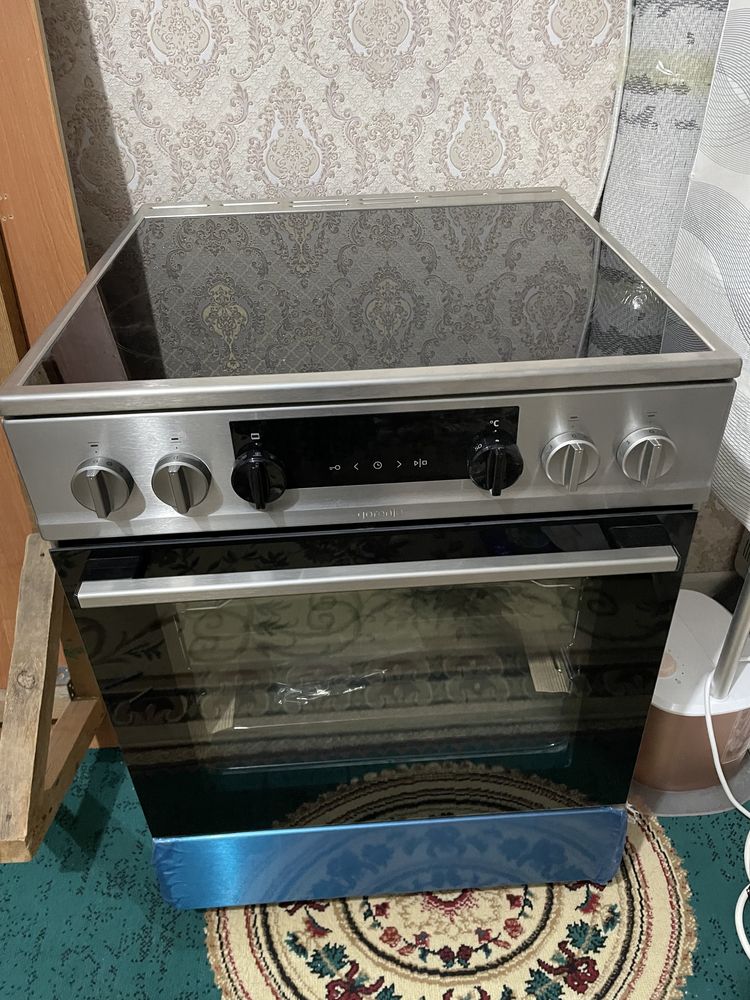 Проодается плита стеклокерамический. Фирма Gorenje