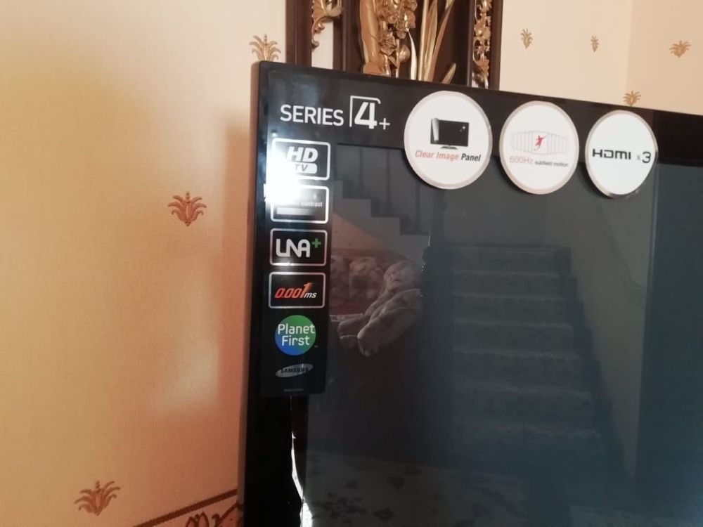 СРОЧНО Телевизор Самсунг Samsung диагональ 50 дюйм и LG 32 дюйм Тв