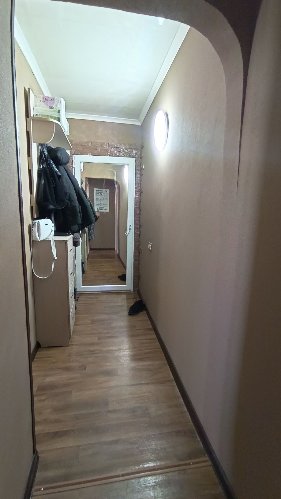 Продам 2-хкомнатную квартиру на 7 мкр.