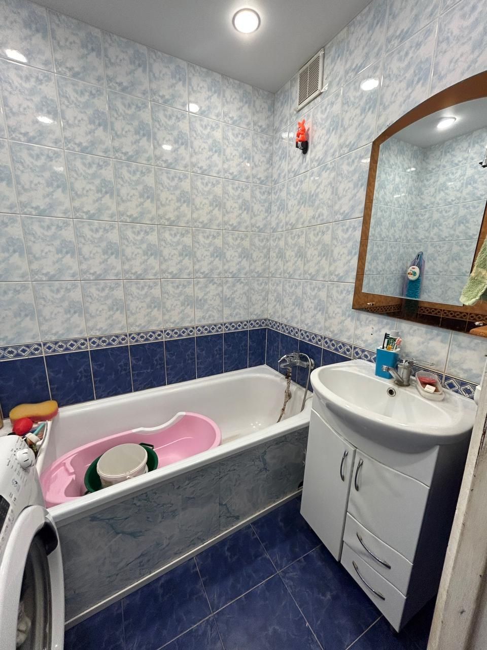 Продаётся 2 комн, 6 мкрн,Кунаева