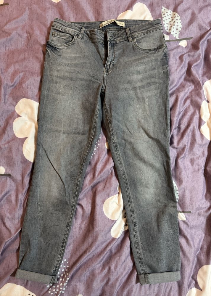 Продам джинсы женские