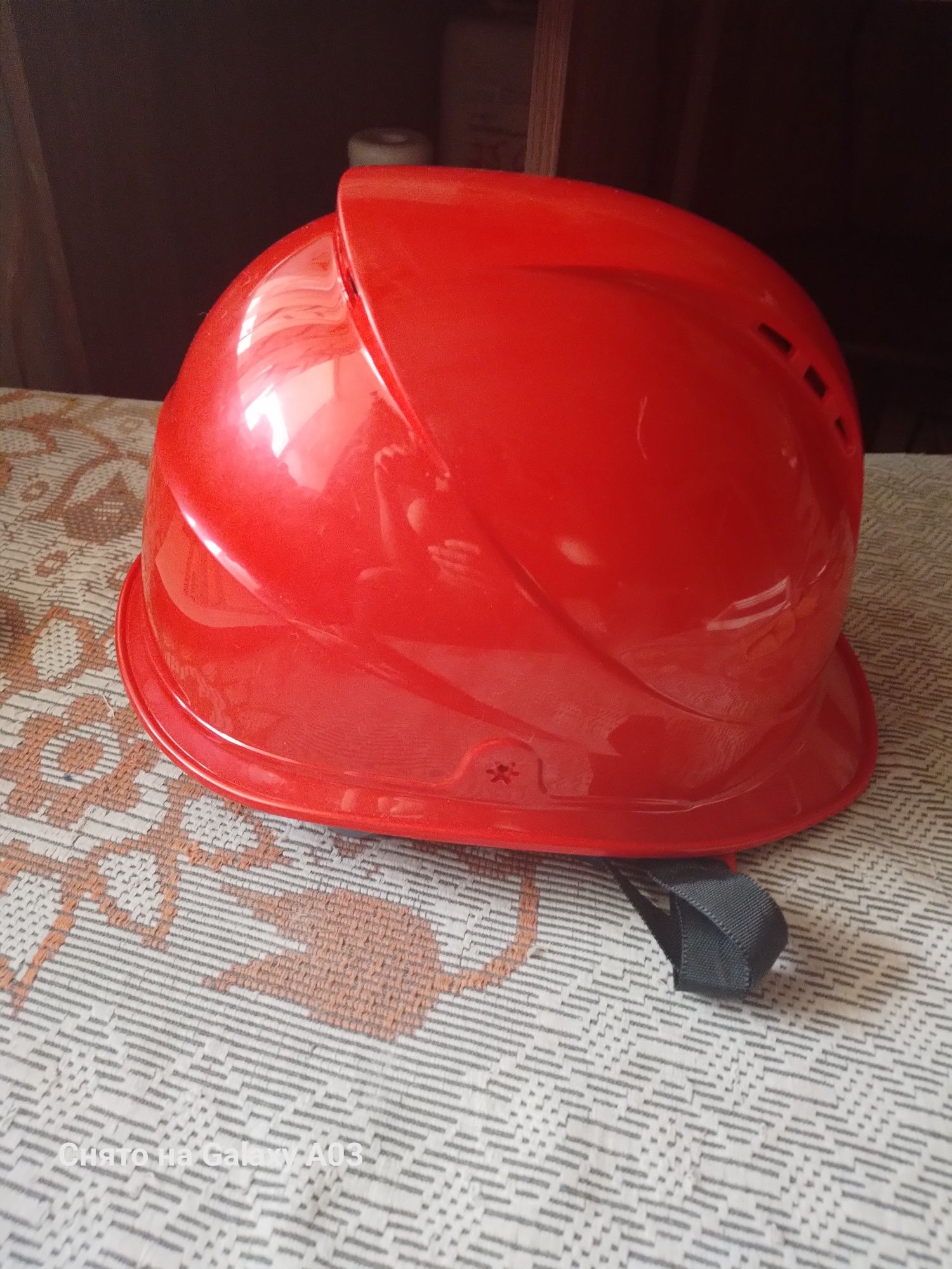 Продам каску строительную