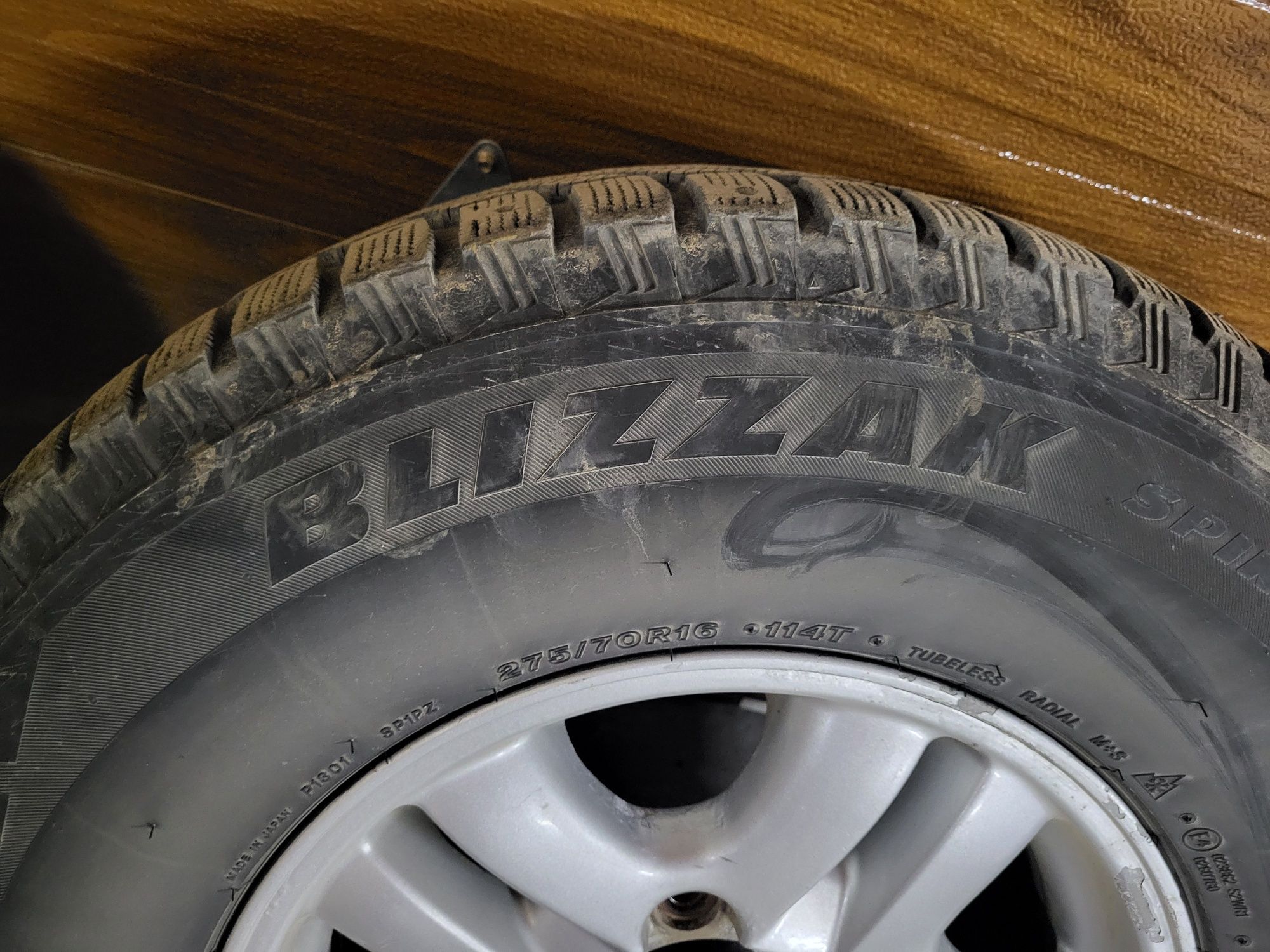 275 70 r16, колеса зимние лх470, крузак 100