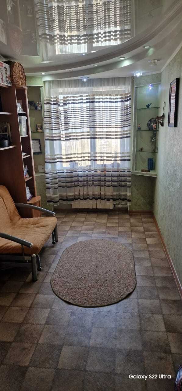 S  Продам 4-х ком УП на 8 мкр , 1-е кольцо , 5/9 этаж, лифт работает