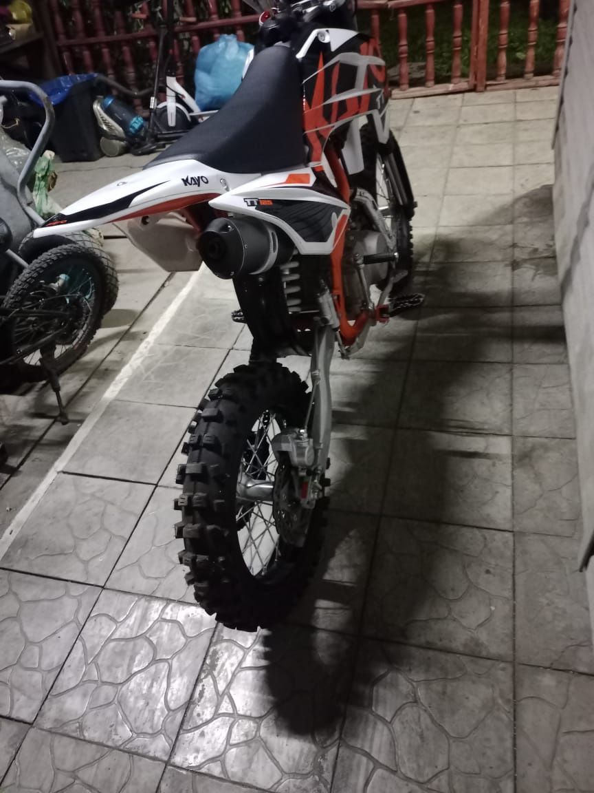 Продам мотоцикл KAYO TT125 EM