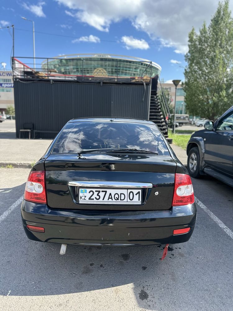 Продам машину Lada priora